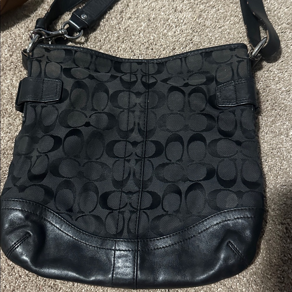 Purses Bundle With Damage - image 3